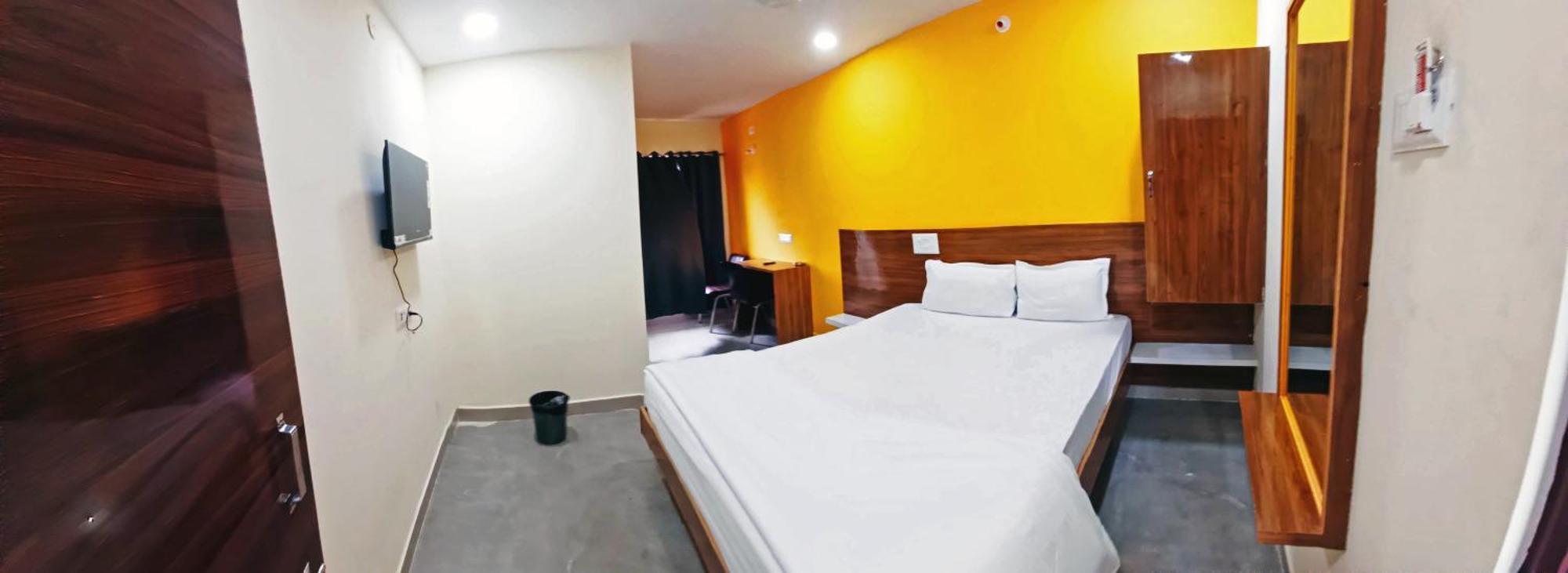 Udupi Deluxe Lodge Gulbarga Kulbarga Exterior foto