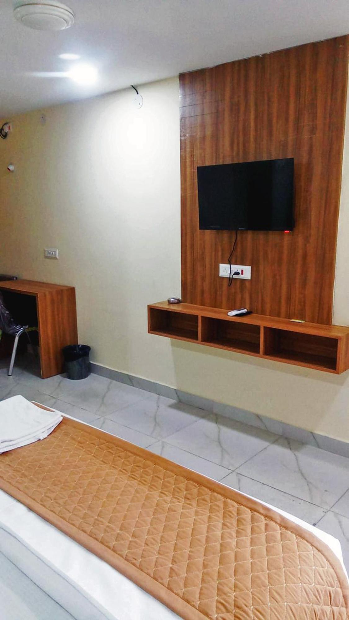 Udupi Deluxe Lodge Gulbarga Kulbarga Exterior foto