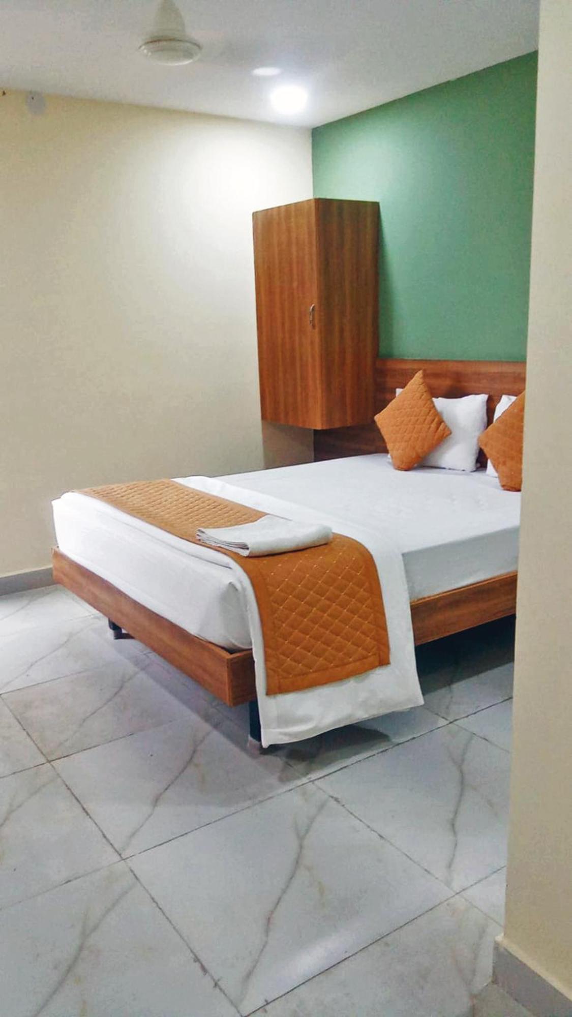 Udupi Deluxe Lodge Gulbarga Kulbarga Exterior foto