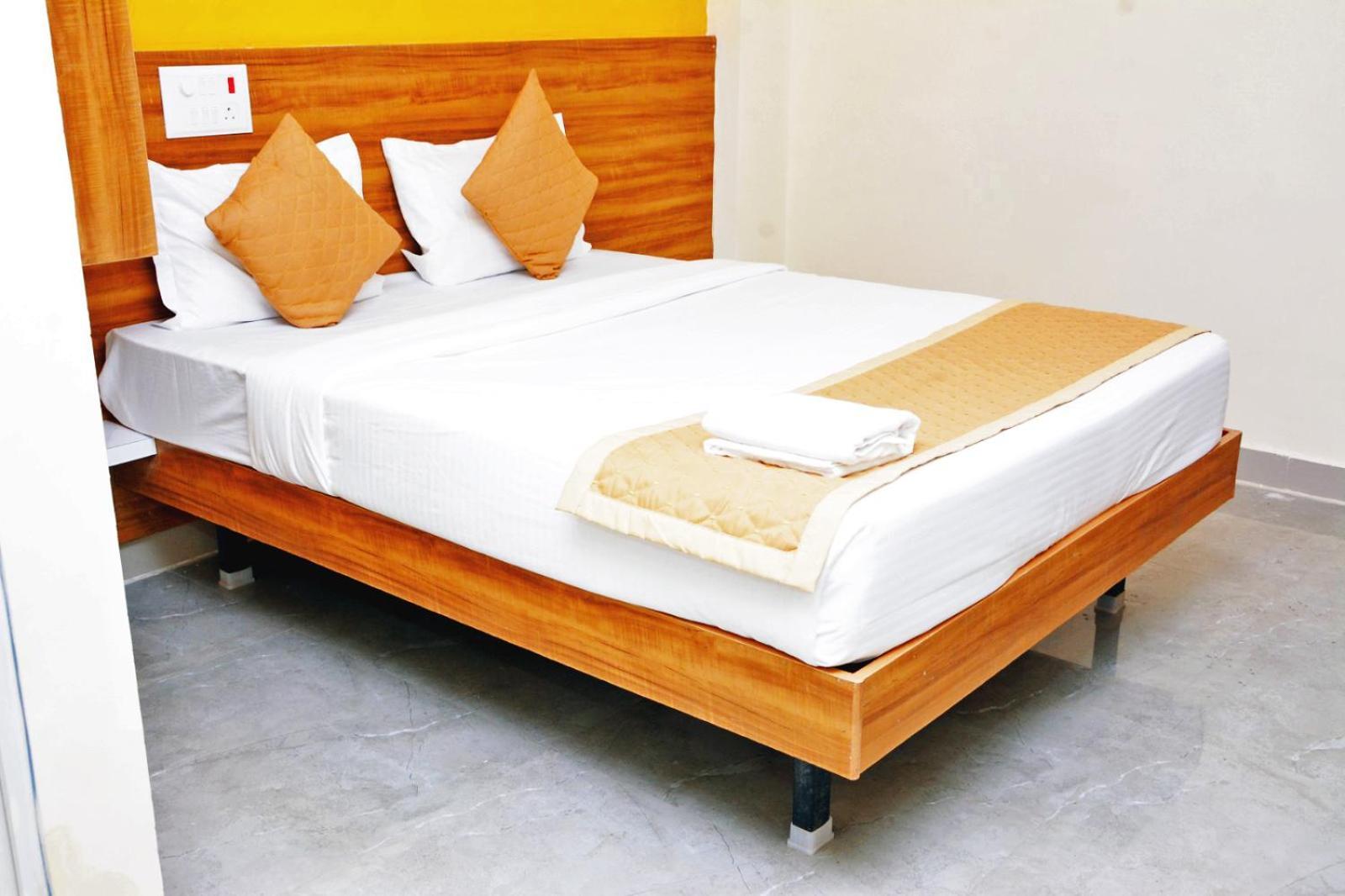 Udupi Deluxe Lodge Gulbarga Kulbarga Exterior foto