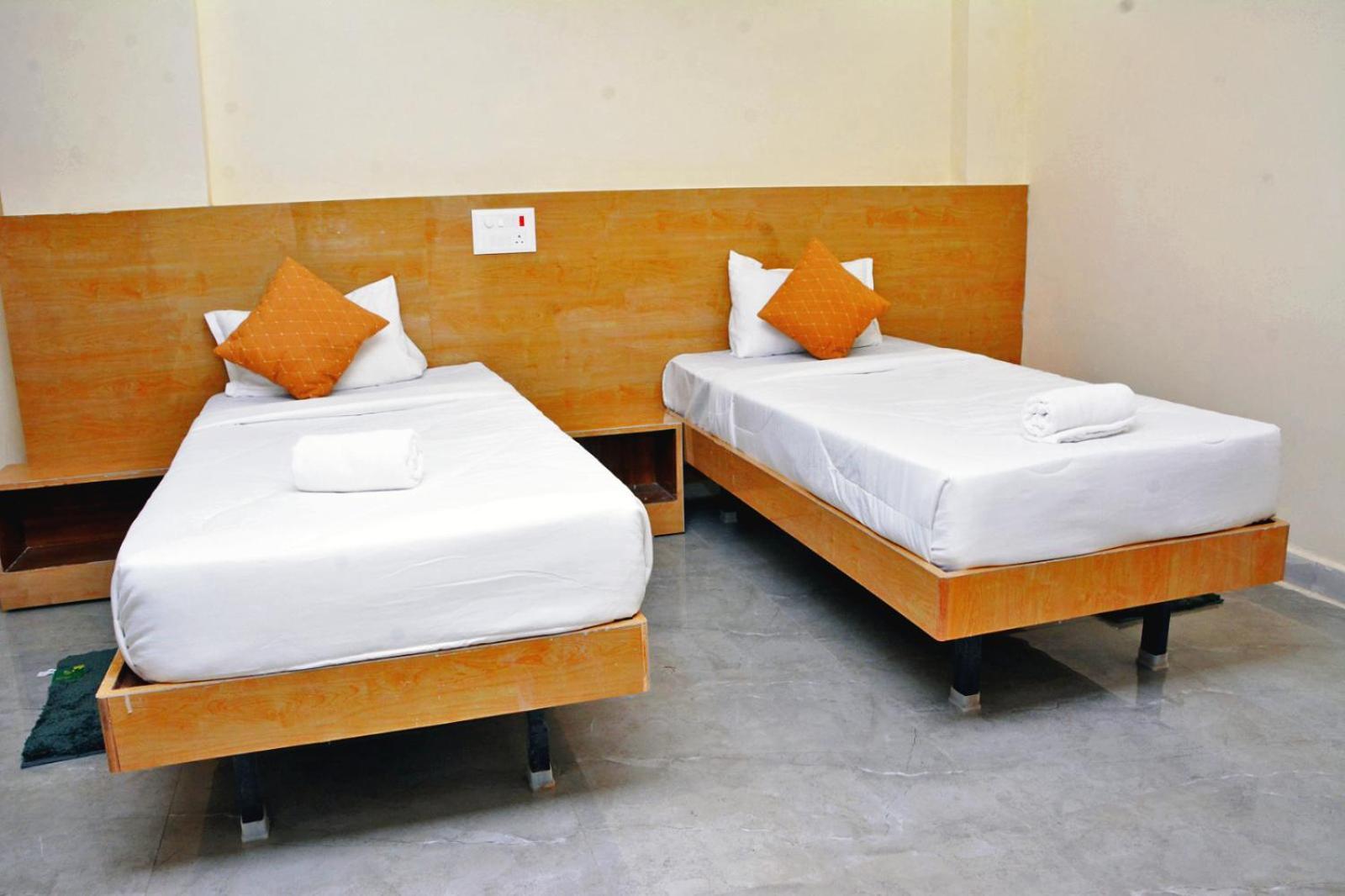 Udupi Deluxe Lodge Gulbarga Kulbarga Exterior foto