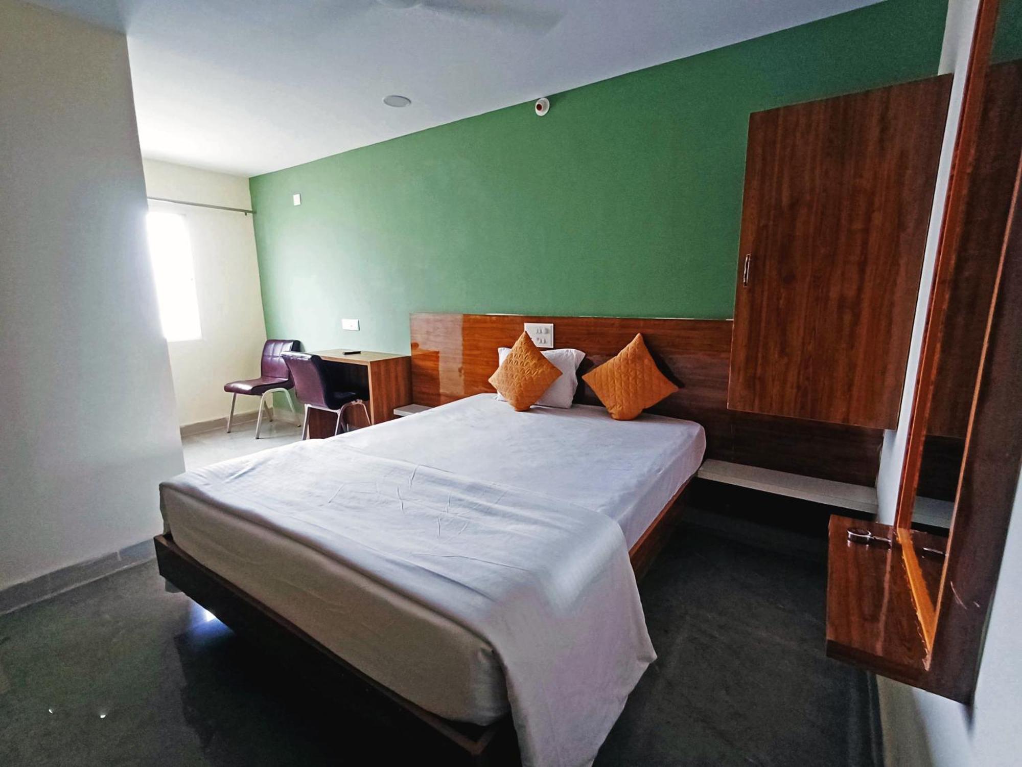 Udupi Deluxe Lodge Gulbarga Kulbarga Exterior foto