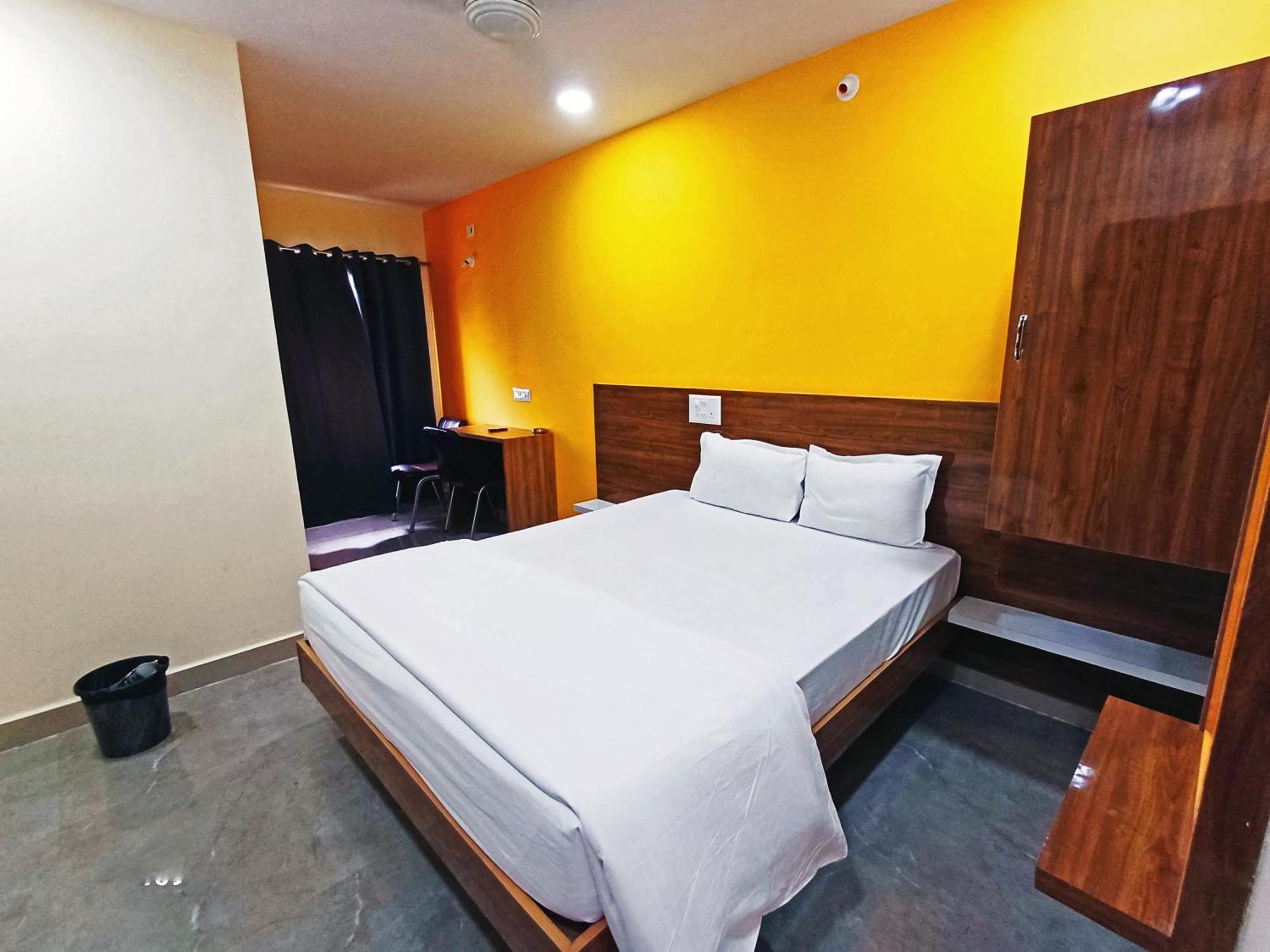 Udupi Deluxe Lodge Gulbarga Kulbarga Exterior foto
