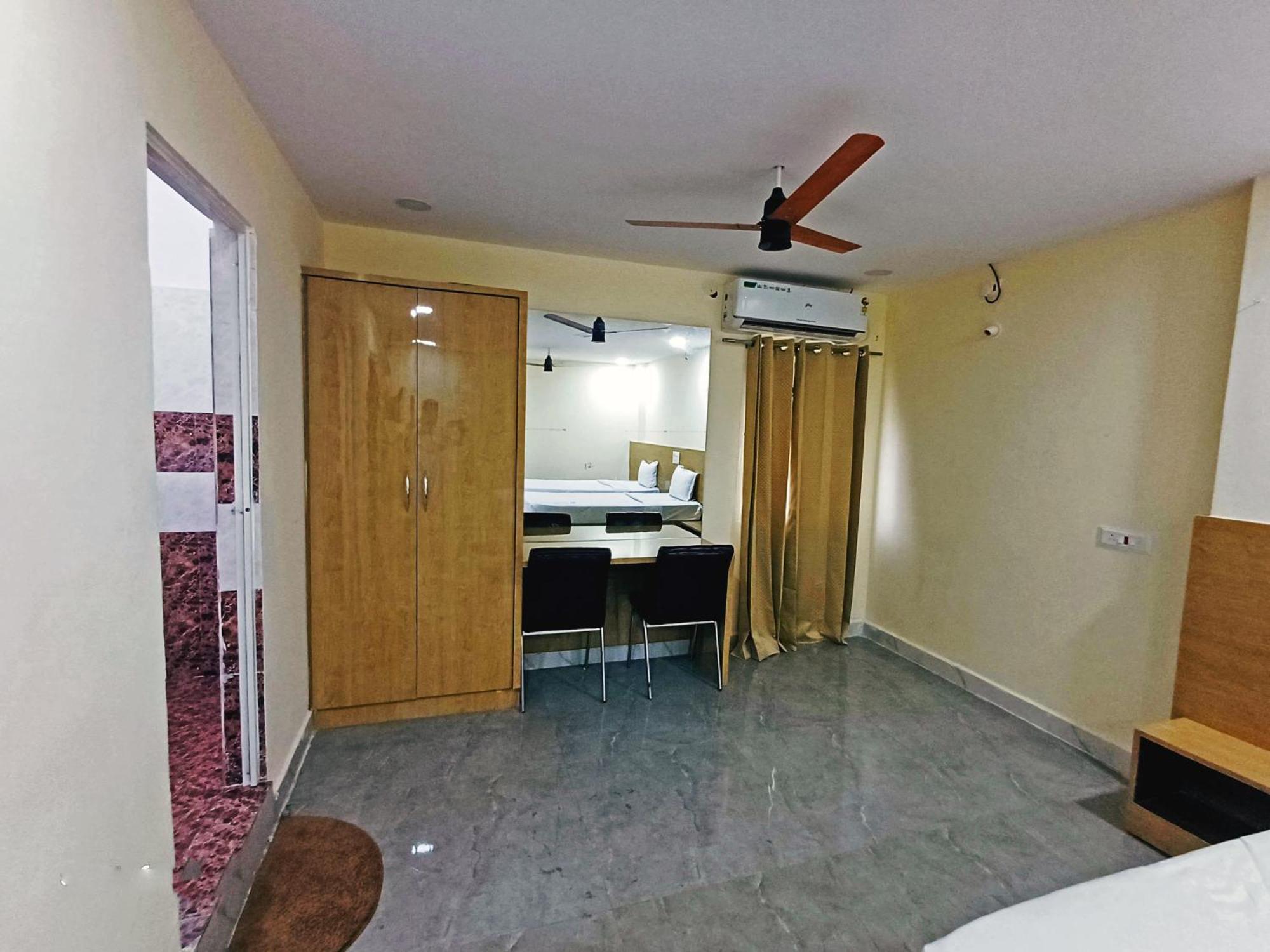Udupi Deluxe Lodge Gulbarga Kulbarga Exterior foto